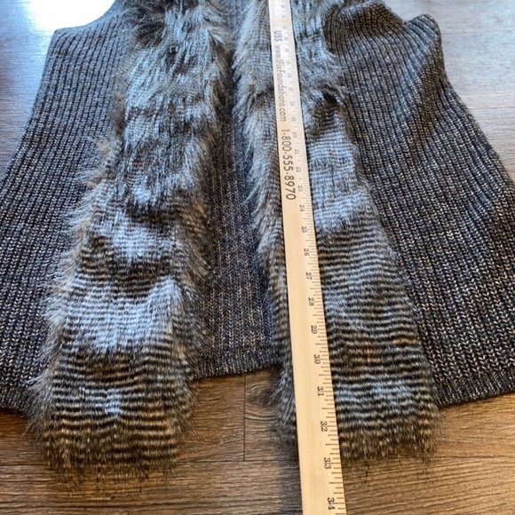 WHBM Sweater Vest with Faux Fur Sz X-Large Excellent Condition - Picture 6 of 11